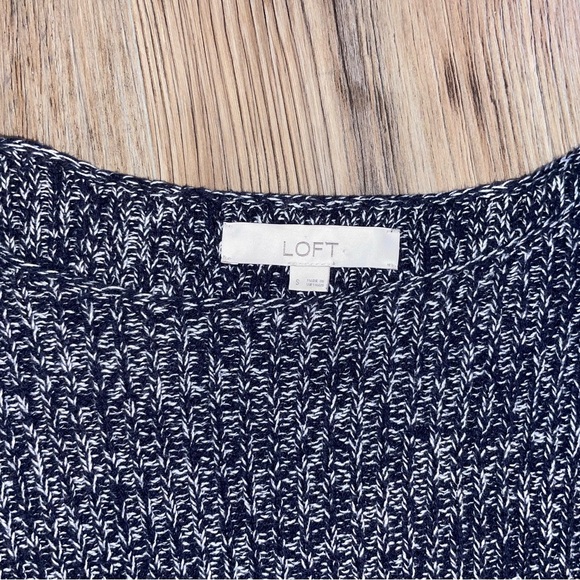 3 Cute Loft Tops - Picture 8 of 11